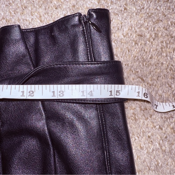 Amanda Uprichard Black faux leather Cropped paper bag Pants.  M - Picture 10 of 12